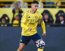 卡马万加在圣马梅斯受伤：皇家马德里的胜利与隐忧